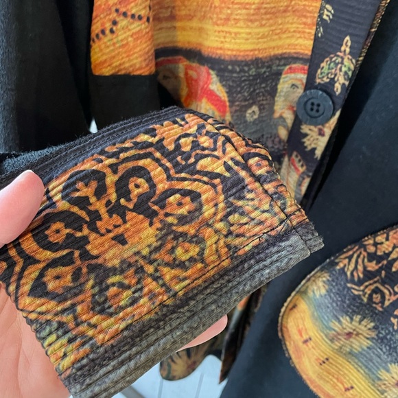 Boutique Button Down Top - Picture 2 of 8